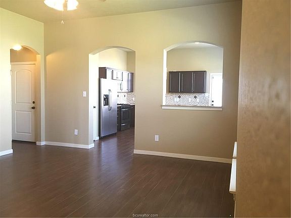 3rd image of 2021 Autumn Lake Dr