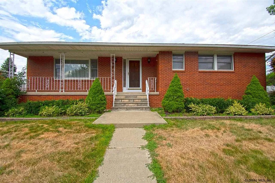 2 bed, 1295 sqft, $2,500 — Photo 1