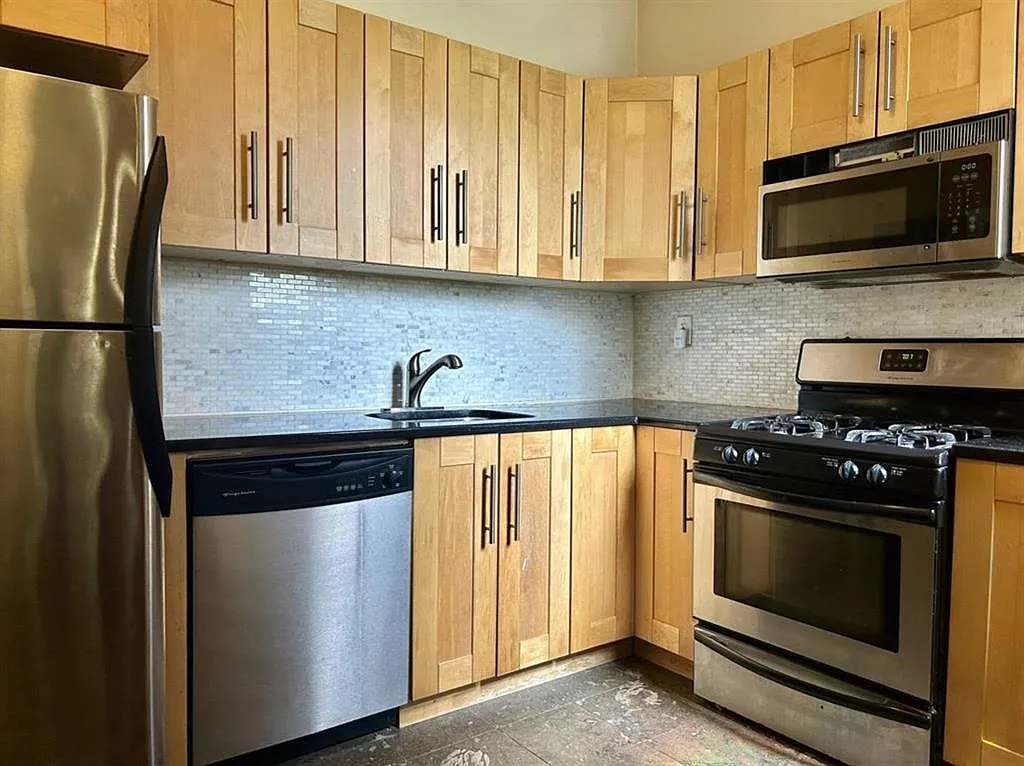 Studio, $1,900 — Photo 4