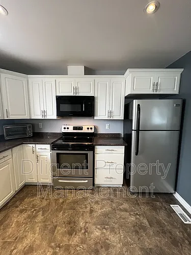 596 Garside Dr Photo 1