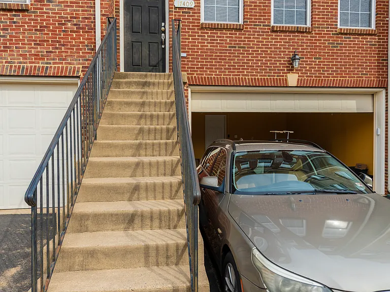17409 Grant Cottage Dr — Photo 3