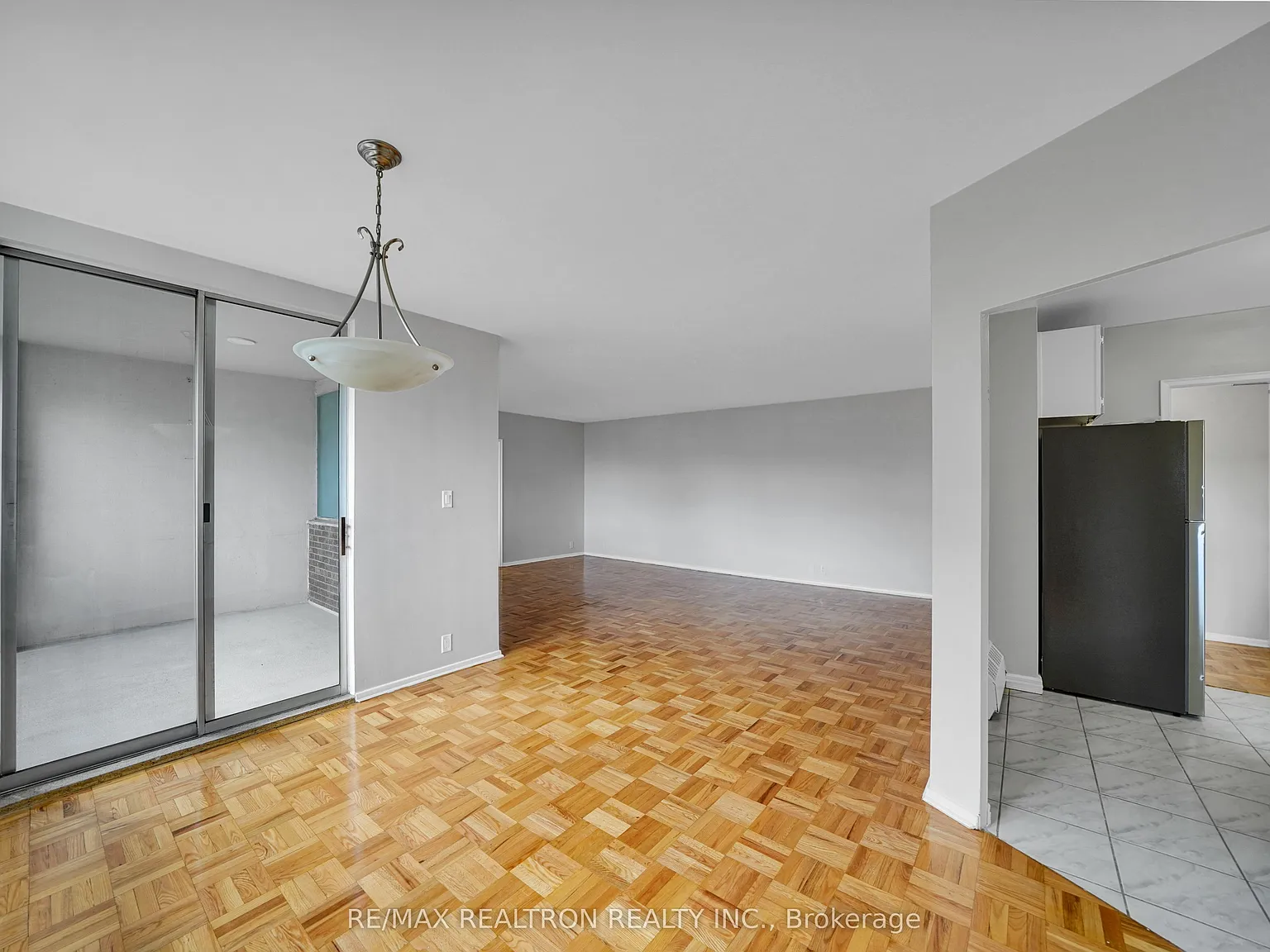 3 bed, $4,295 — Photo 3