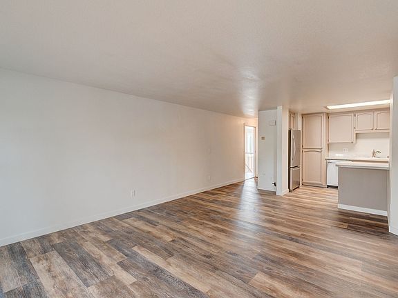 4th image of 952 SE Ely St #B202