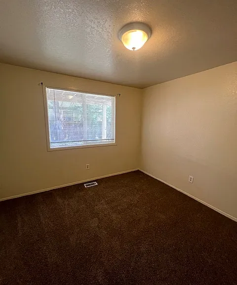 1896 N Allumbaugh St — Photo 29