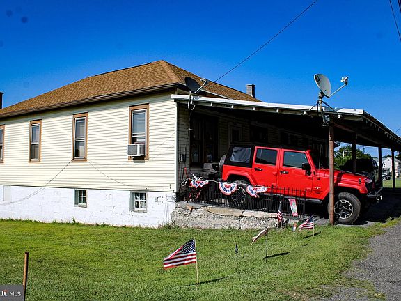 4th image of 154 E Main St #156