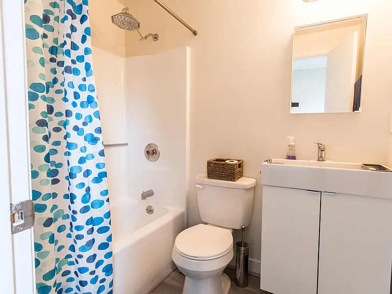 706 Rockland Ave #B — Photo 11