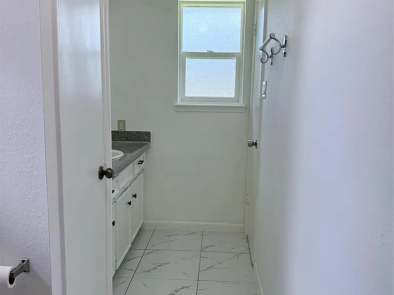 12214 Corona Ln — Photo 20