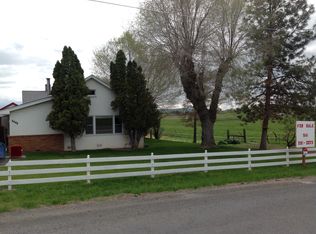 8448 Booth Rd, Klamath Falls, OR 97603