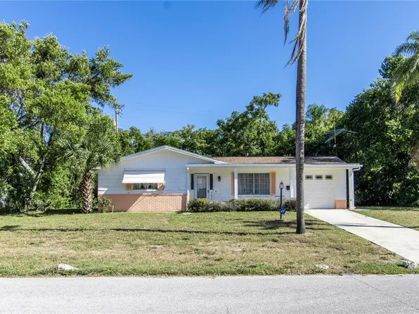 4635 Beacon Hill Dr, New Port Richey, FL 34652