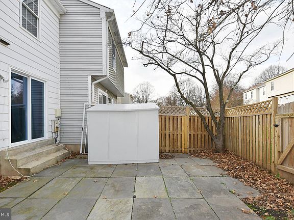 4th image of 4421 Cannes Ln