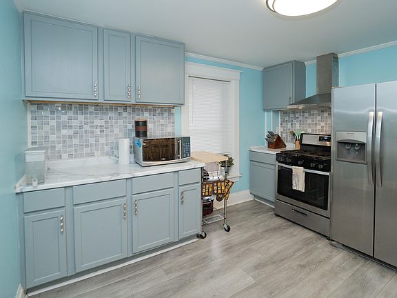 2nd image of 808 Fenimore Ave