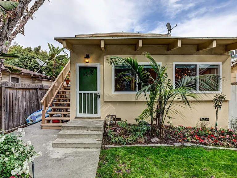 Ocean Avenue Duplex — Photo 5