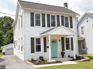 326 Main St, Akron, PA 17501