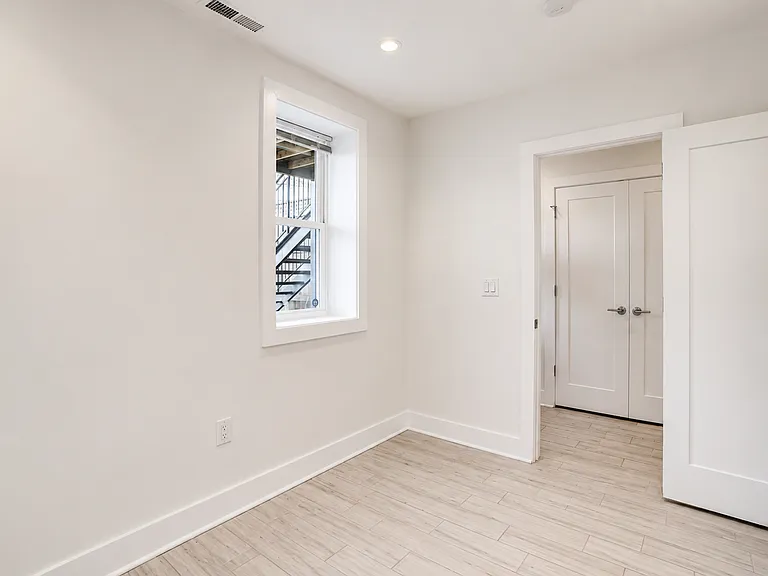 727 Quebec Pl NW — Photo 12