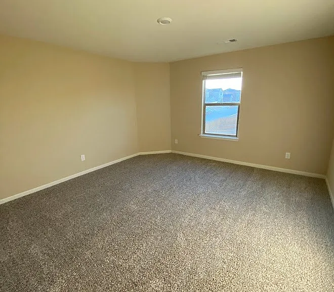 200 Lake Rdg — Photo 19