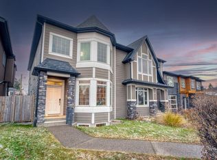 1813 N 20th Ave NW, Calgary, AB T2M1H4