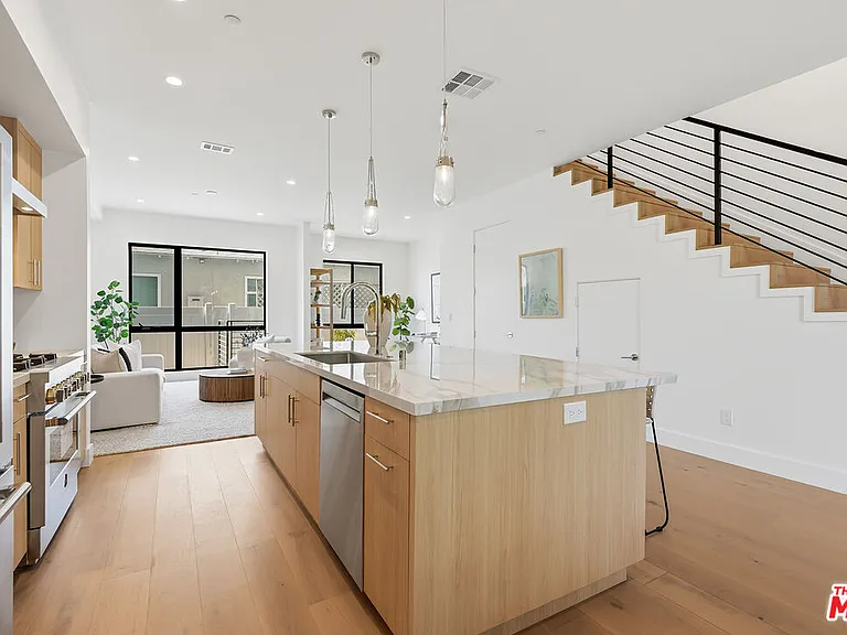4095 Sawtelle Blvd #C — Photo 8