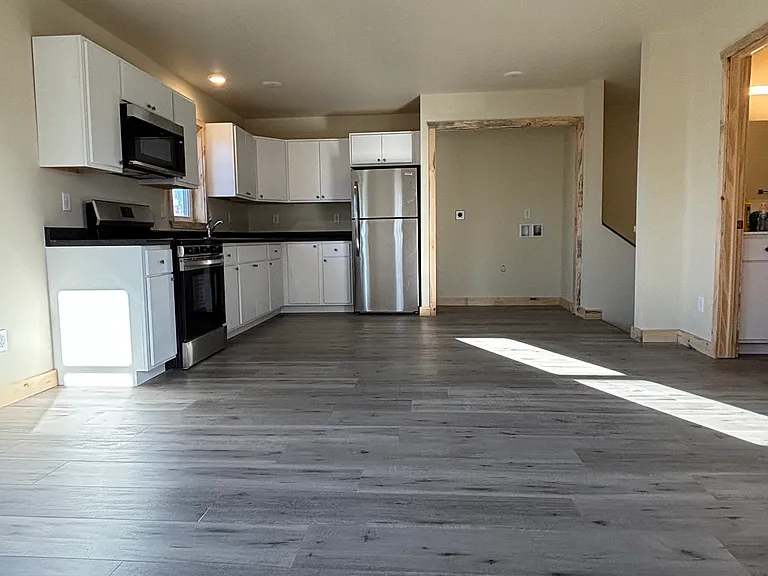 109 N Oak St #A/B — Photo 4