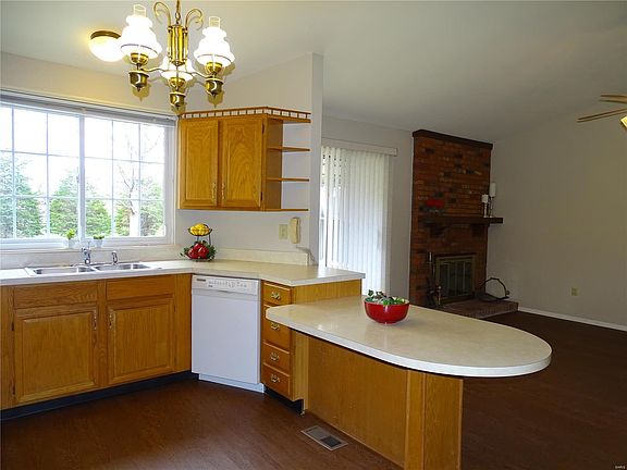 Kitchen has plenty of counter space for all your culinary needs.