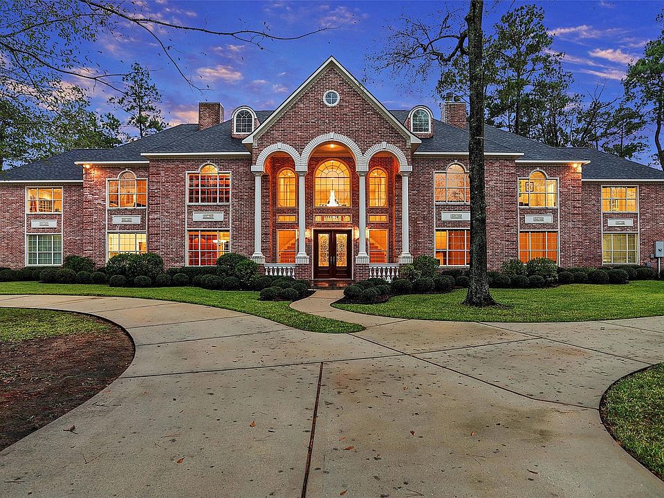 1st image of 9343 Clubhouse Cir