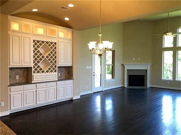 3rd image of 457 Holly Forest Dr