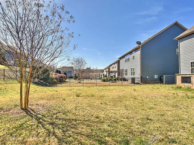 1036 Easley St — Photo 30