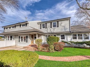 3 Gladys St, Valley Stream, NY 11581