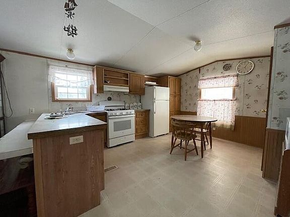 2nd image of 163 Blacks Woods Road