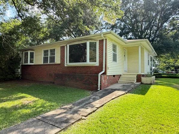 1218 Colonial Ave, Gardendale, AL 35071