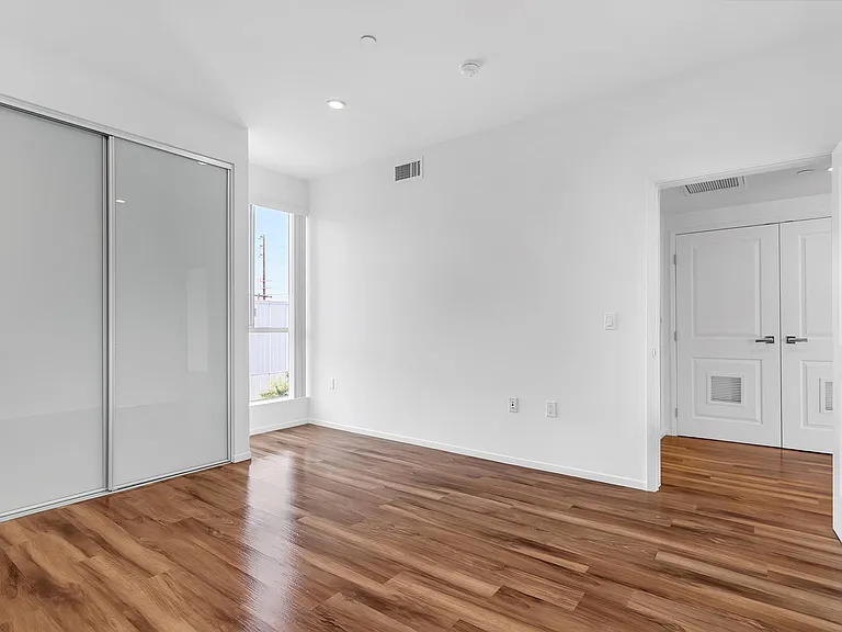 11260 Mississippi Ave #405 — Photo 45