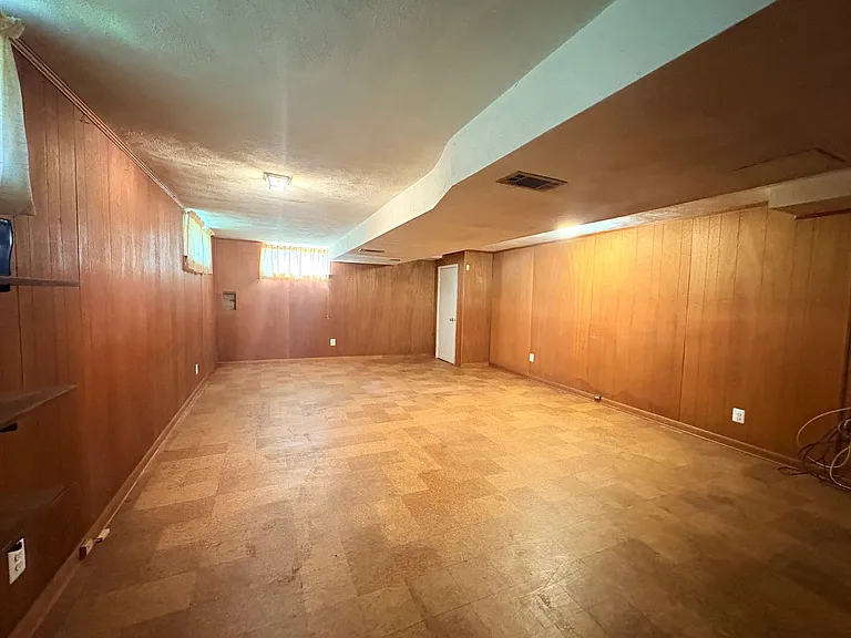 6192 Northwood Dr — Photo 21