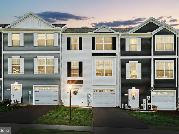 305 Avon Dr, Red Lion, PA 17356