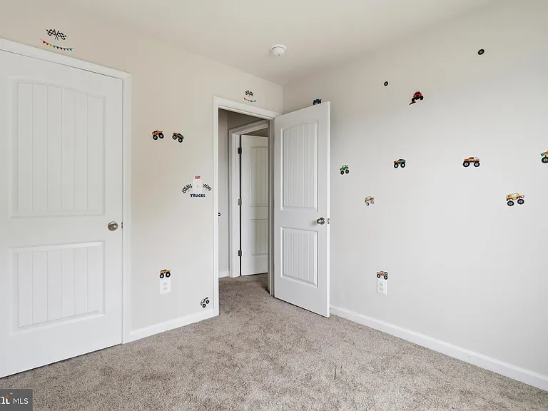 112 Paddington St — Photo 24