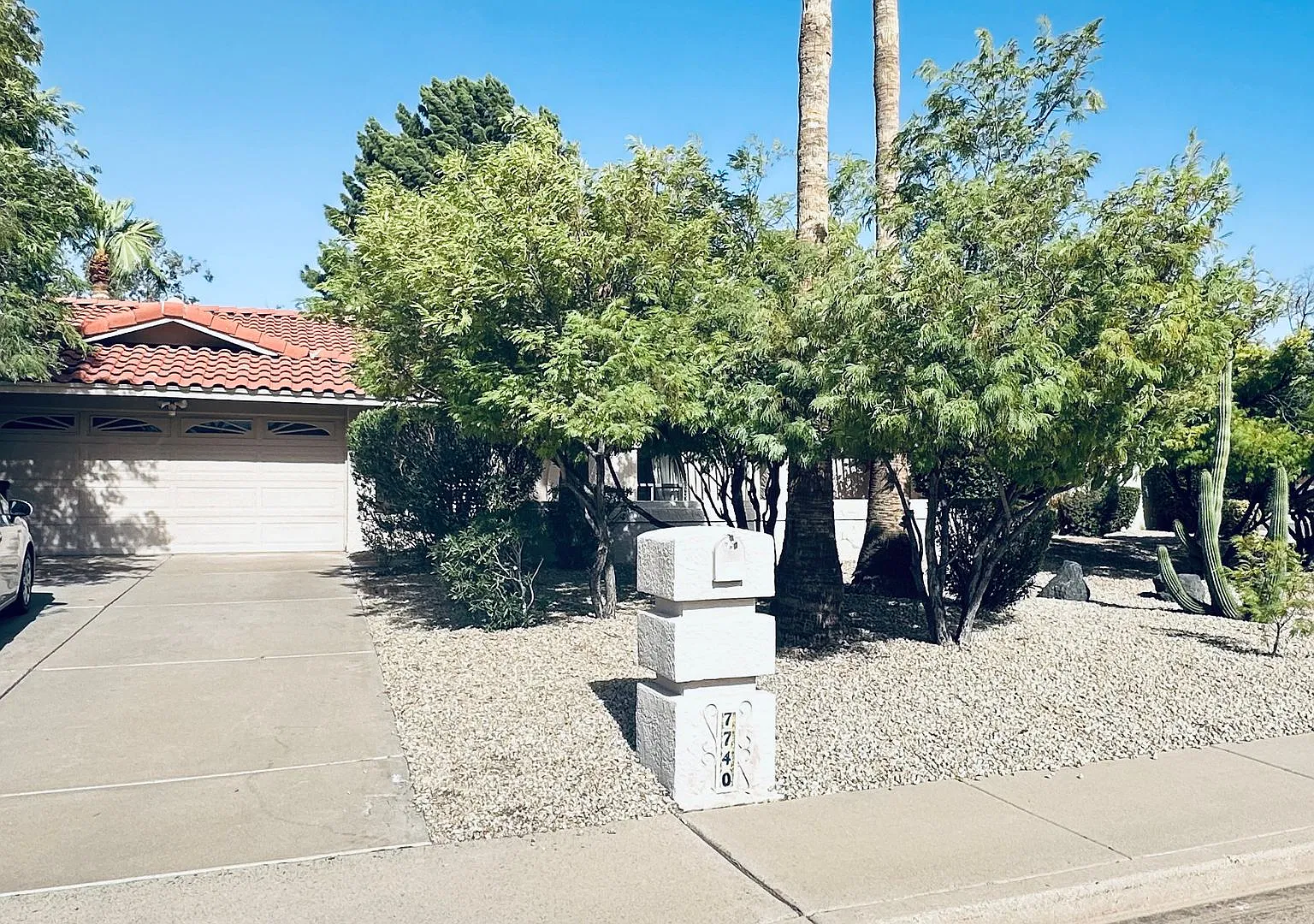 Tempe 4 bedroom — Photo 1