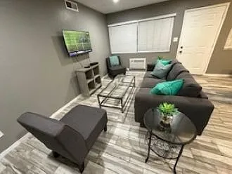 Living Room - 2417 Northrop Ave #2