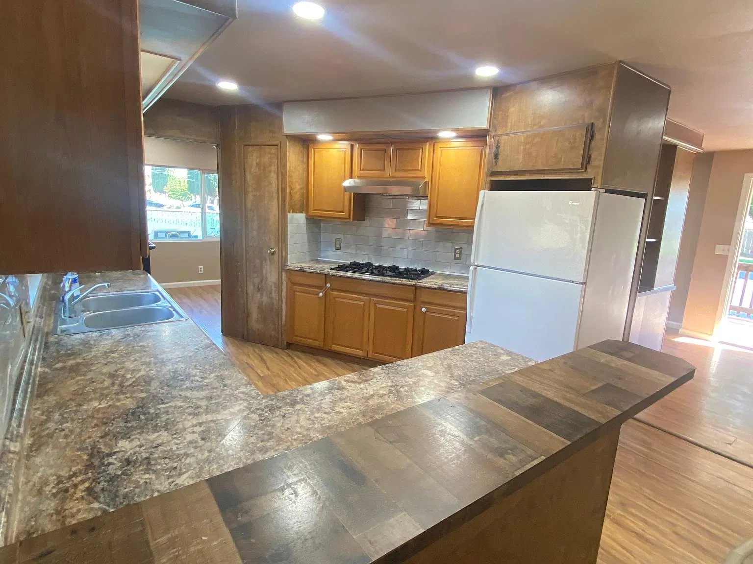 204 W Lassen Ave — Photo 3