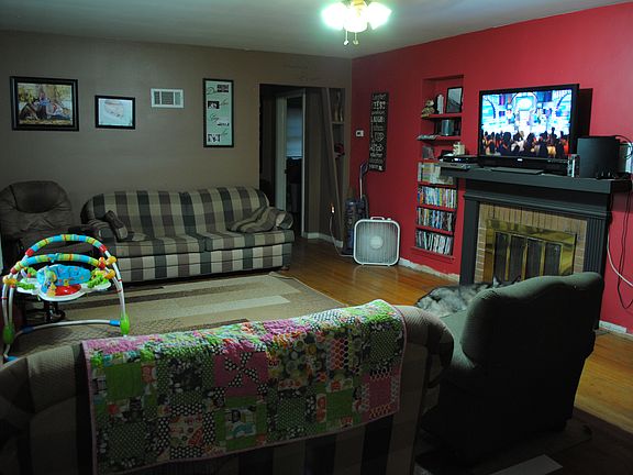 3rd image of 2429 Oakwood Dr