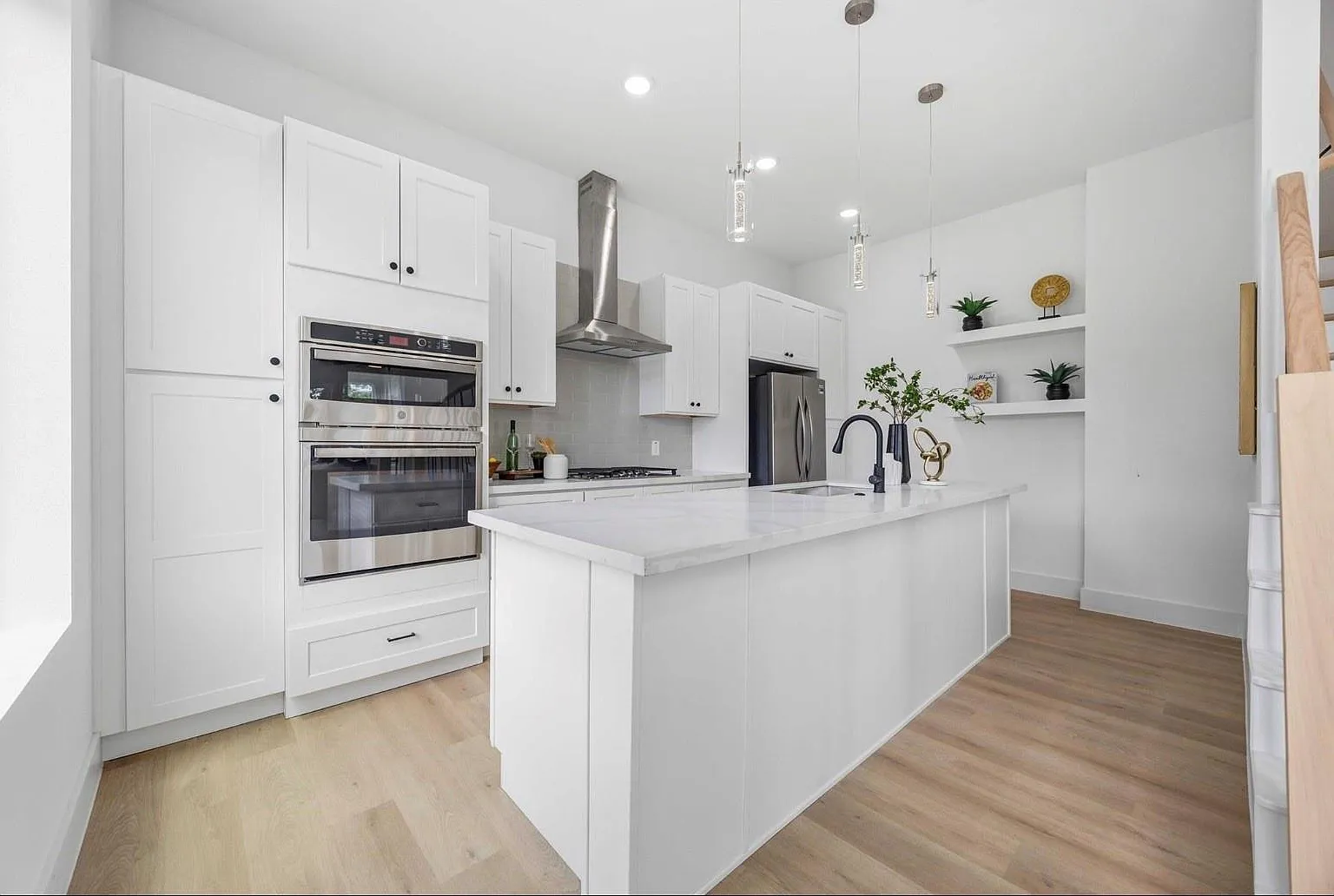 3 bed, 3.5 bath, 1666 sqft, $2,900 — Photo 1