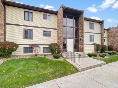 351 Summit Park Ct W, Crown Pt, IN, 46307