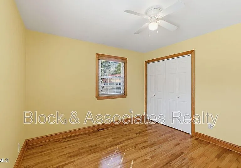 1200 Boxwood Ln — Photo 6