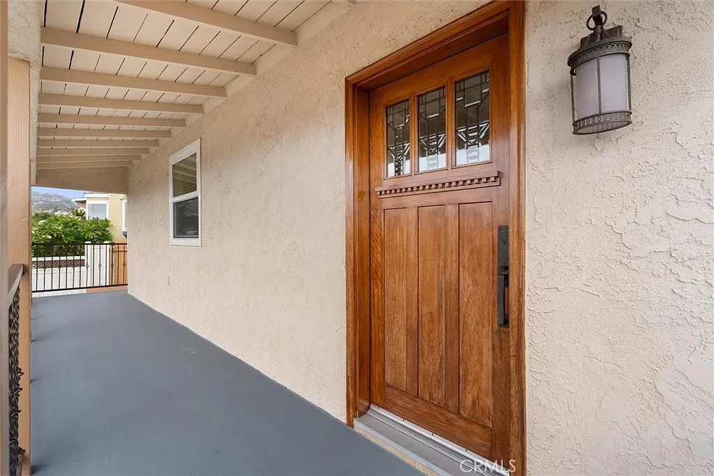 3 bed, 1328 sqft, $4,095 — Photo 2