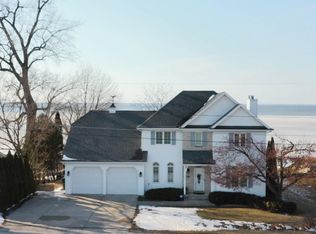 4223 Nicolet Dr, Green Bay, WI 54311