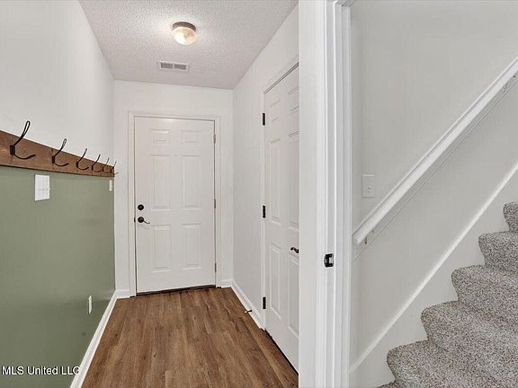 4th image of 5949 Stafford Dr