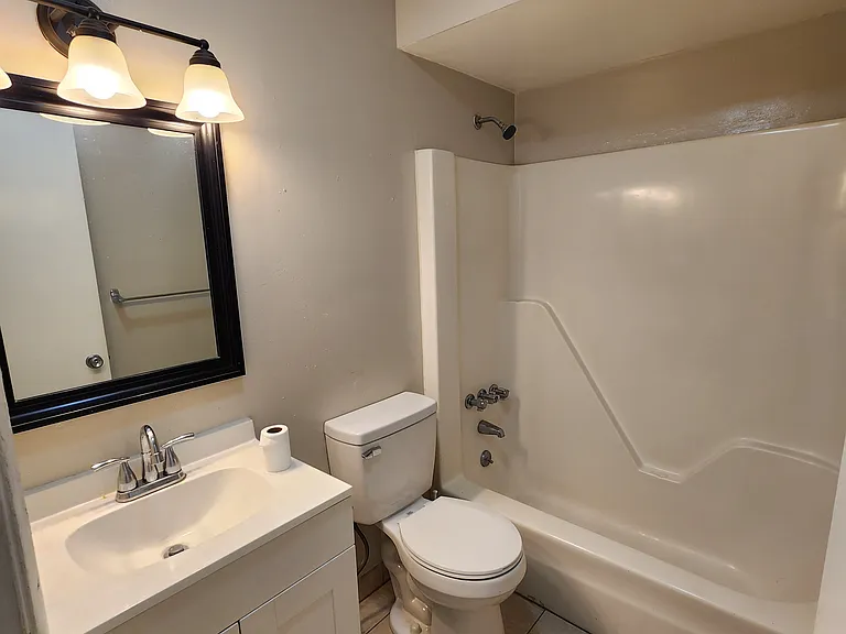 325 Ashlawn Dr #6 — Photo 12