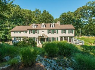 2 Dartmouth Rd, Cos Cob, CT 06807