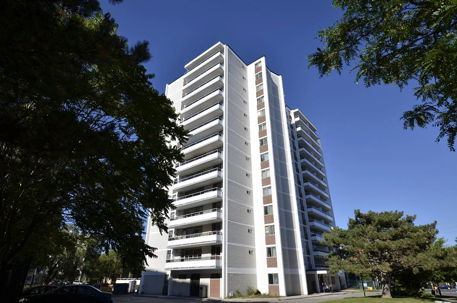 Westdale Apartments — Photo 1