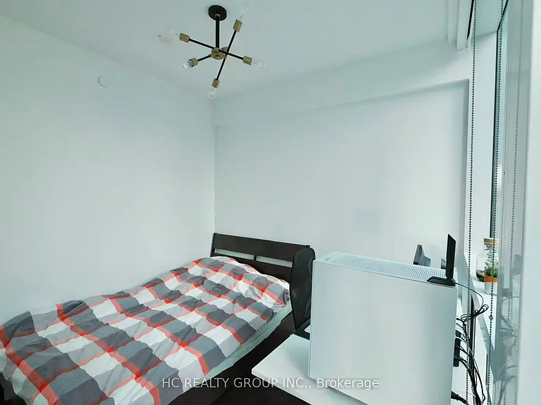 3 Gloucester St #809 — Photo 16