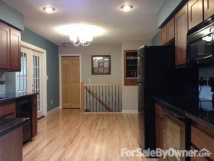 5th image of 180 Willowbrook Dr