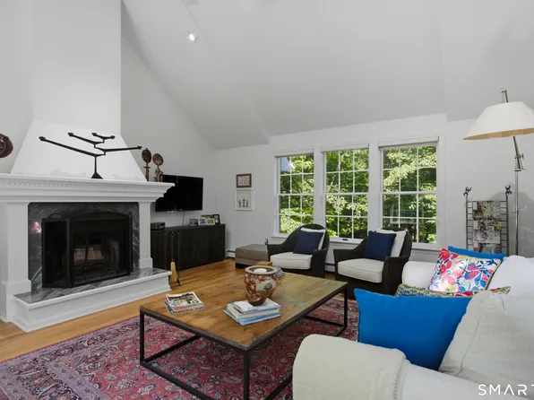51 Mamanasco Road, Ridgefield, CT 06877