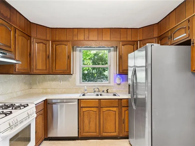 1682 Bridgeport Dr NE — Photo 11